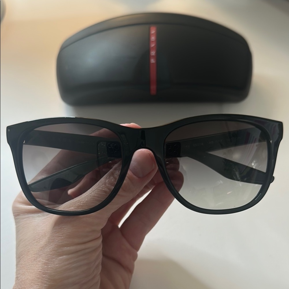 Prada Black Sunglasses with Case - NWOT - Picture 4 of 8
